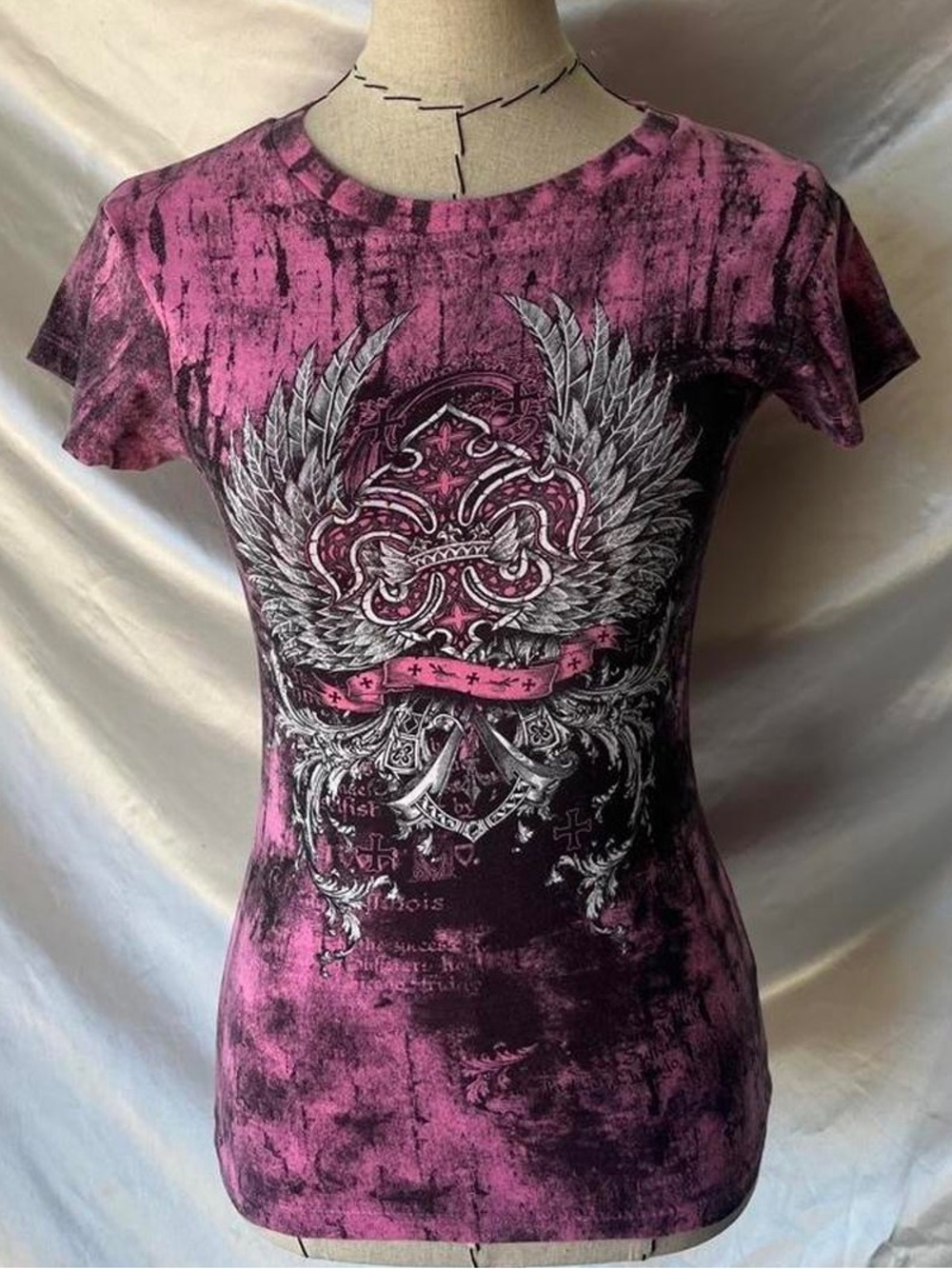 Pink Graphic Winged Crest Short Sleeve Women’s Tee